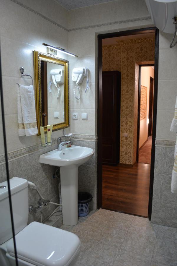 Nur M Tashkent Exterior foto