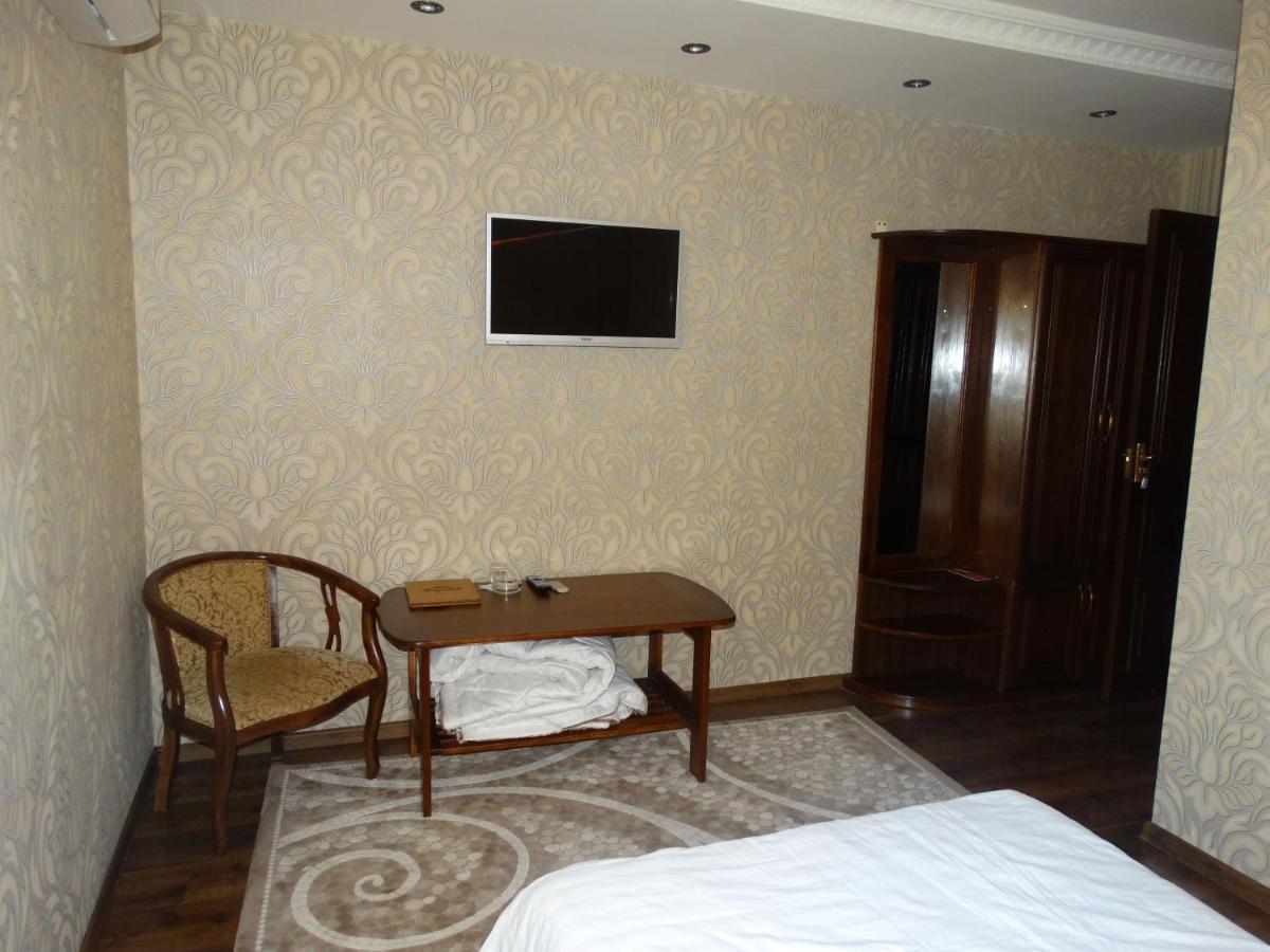 Nur M Tashkent Exterior foto