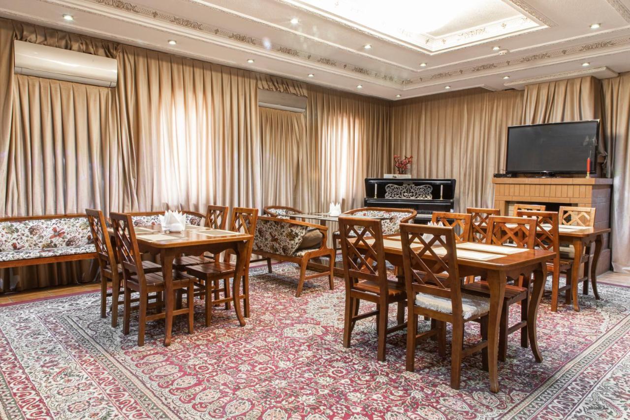 Nur M Tashkent Exterior foto