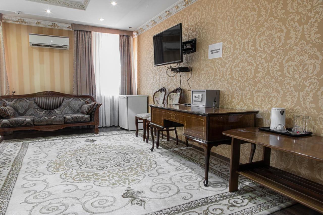 Nur M Tashkent Exterior foto