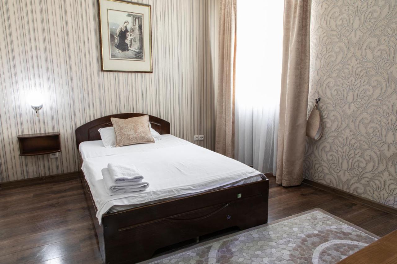 Nur M Tashkent Exterior foto