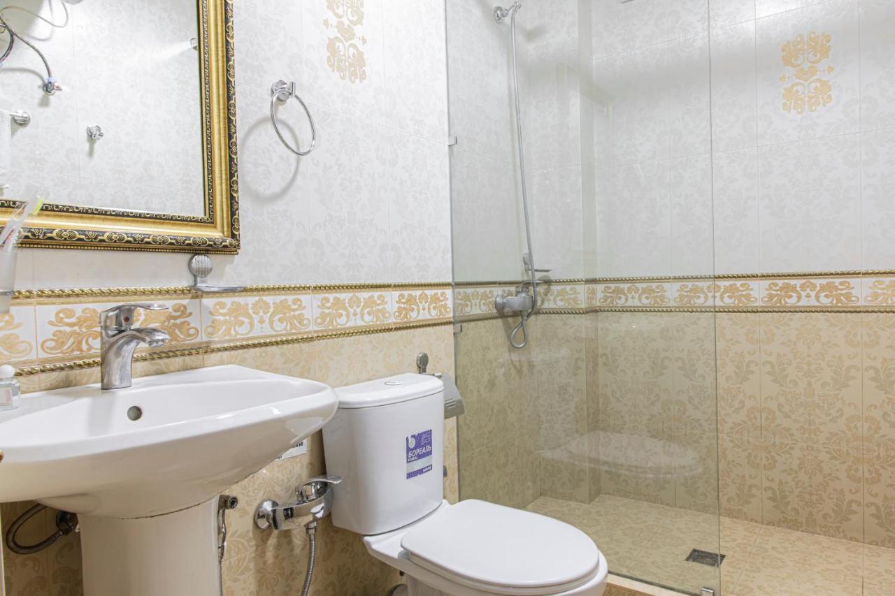 Nur M Tashkent Exterior foto
